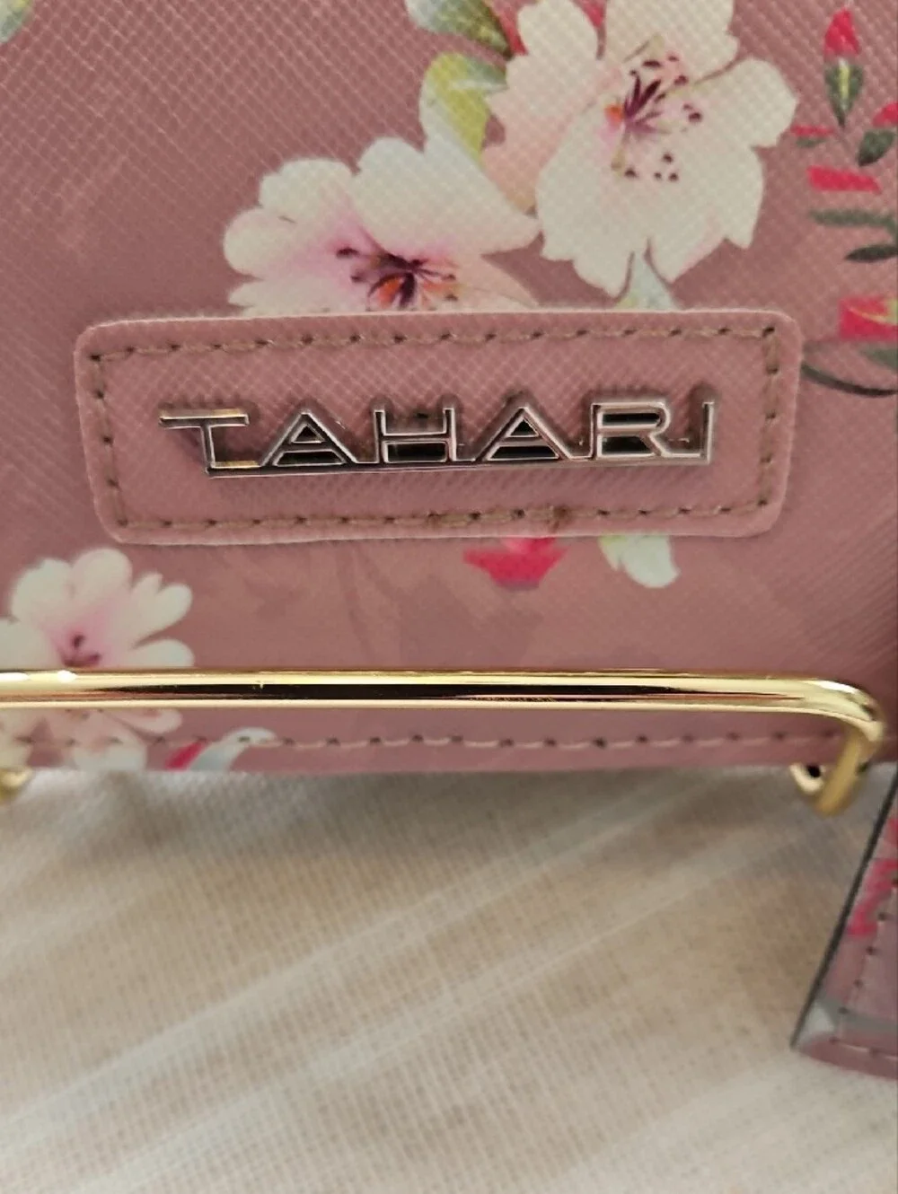 NWT Tahari Dusty Pink Floral Wallet with Matching Mirror